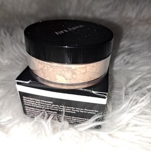 Mary kay Silky setting powder in Deep ivory.